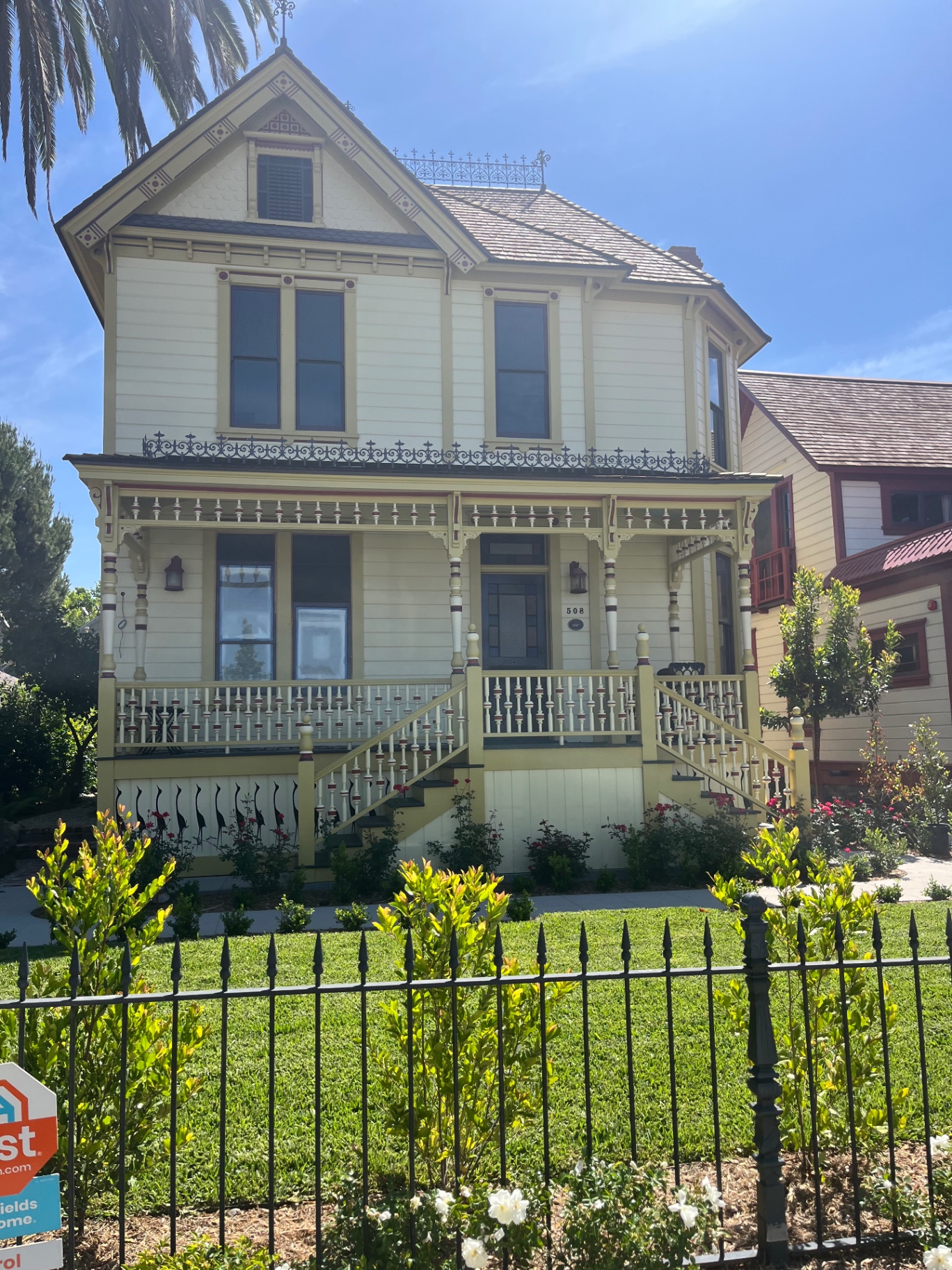 Victorian home with a completed roof by Savely Roofing