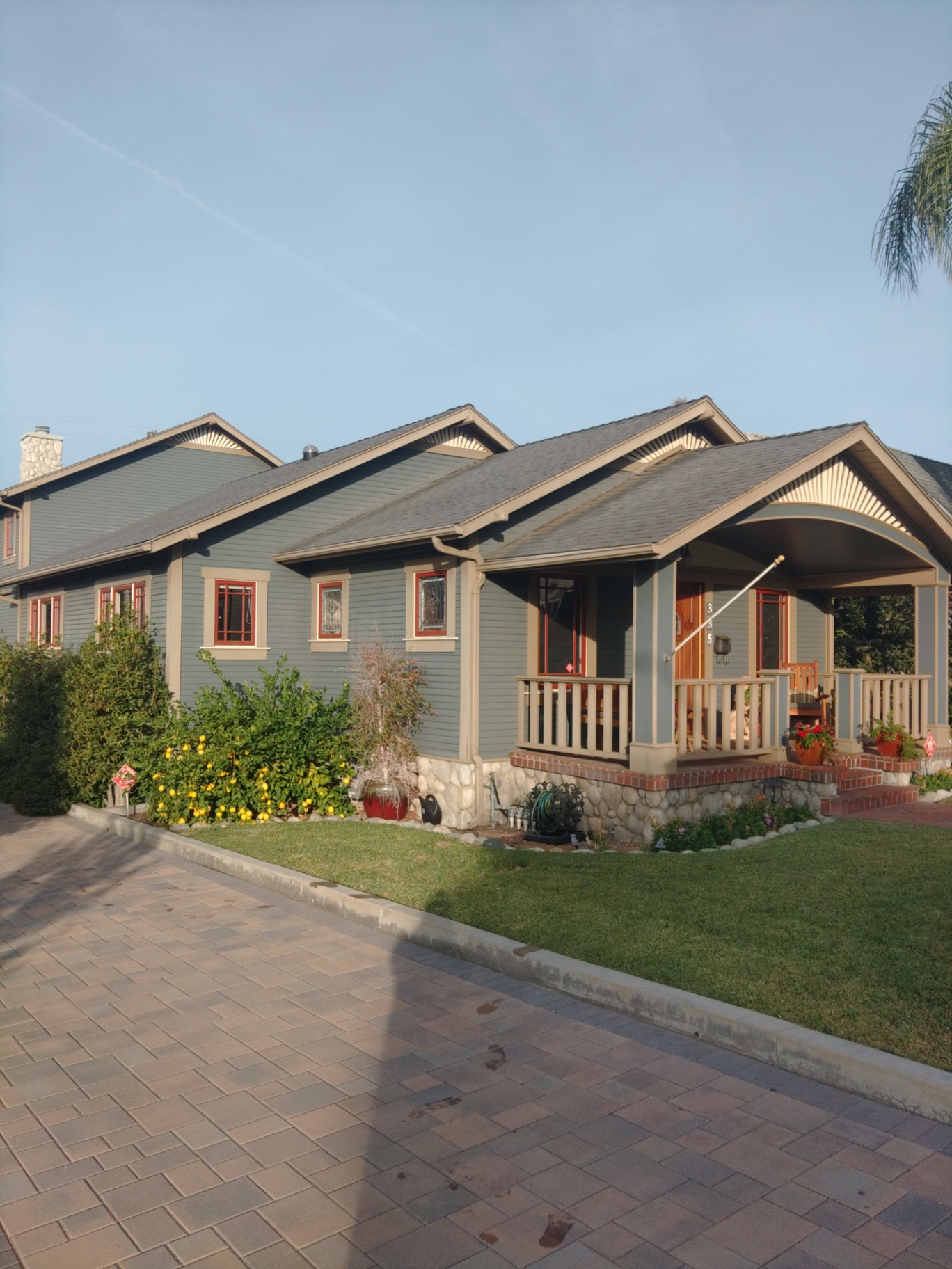 Craftsman home with a finished Savely roof